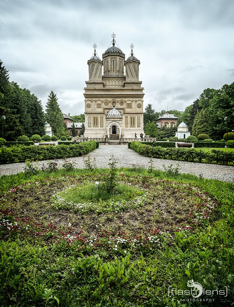 30 Curtea de Arges 002