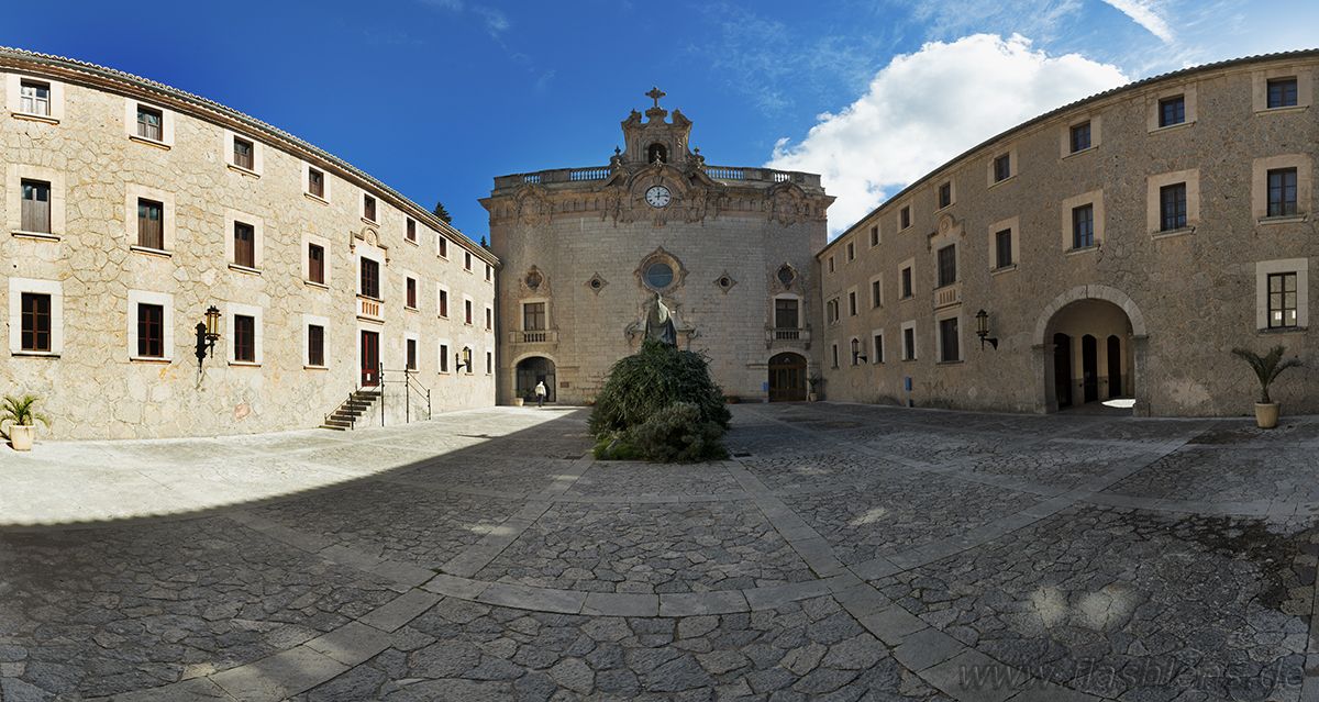 03 Um Kloster Lluc 001